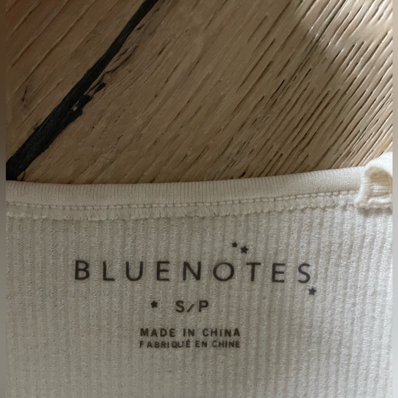 White asymmetrical tank crop top. Women. - Picture 4 of 4